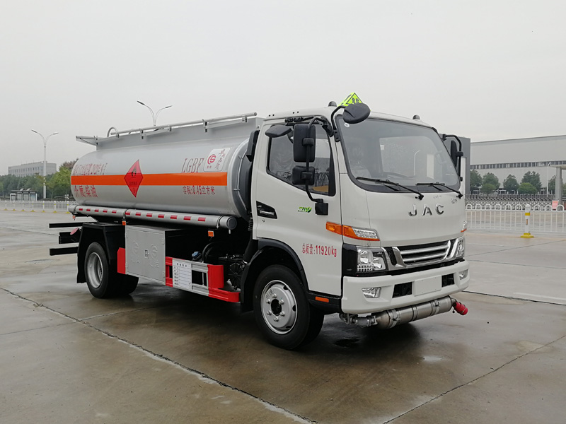 楚胜牌CSC5120GJYJH6A型加油车