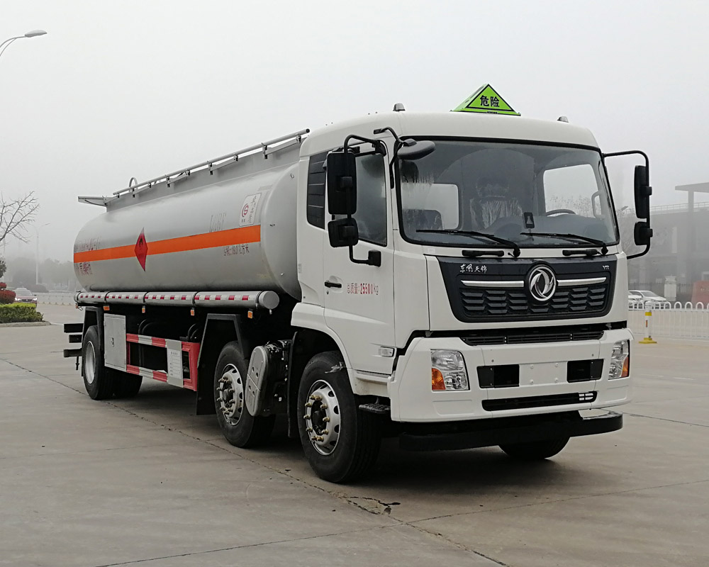 楚胜牌CSC5262GYYD6A型运油车